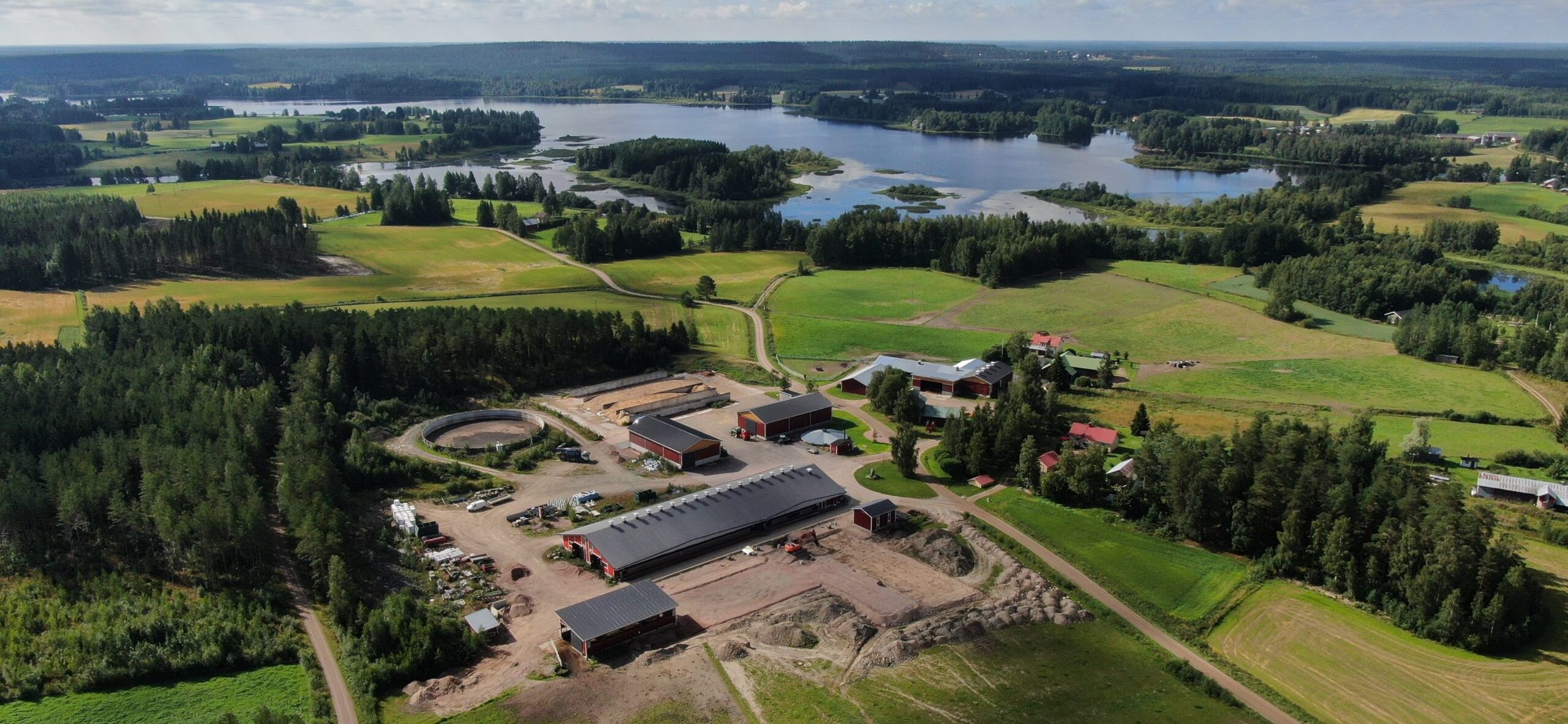 Ilmakuvassa maatila Kontinkylässä.